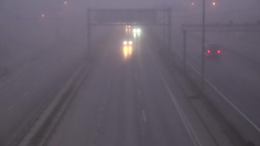 Kocaeli’de yoğun sis trafiği olumsuz etkiledi: Görüş mesafesi 75 metreye düştü