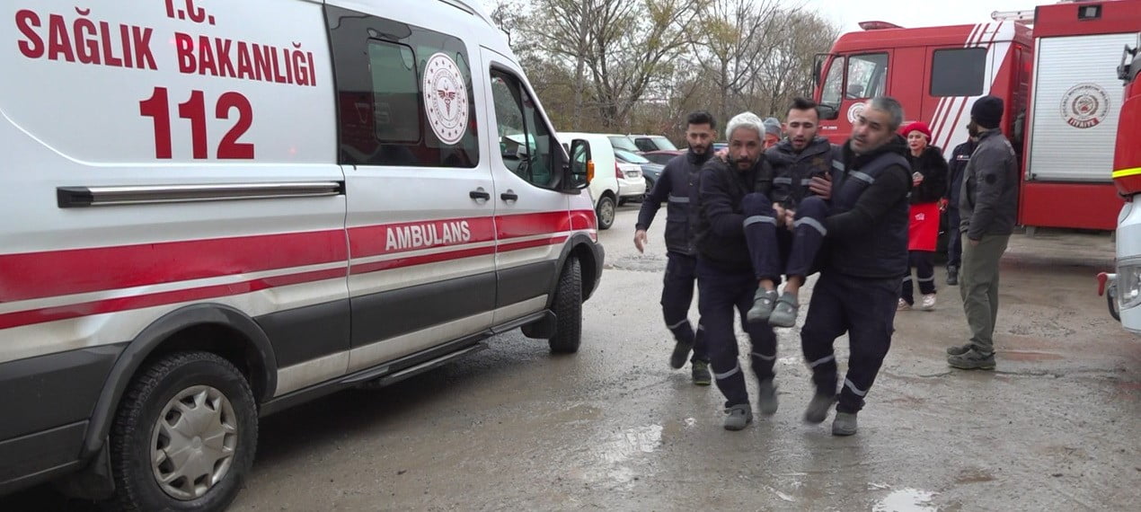 KOCAELİ’NİN BAŞİSKELE İLÇESİNDE BETON FABRİKASININ ÇATI KISMINDA ÇIKAN YANGIN PANİĞE NEDEN OLDU....