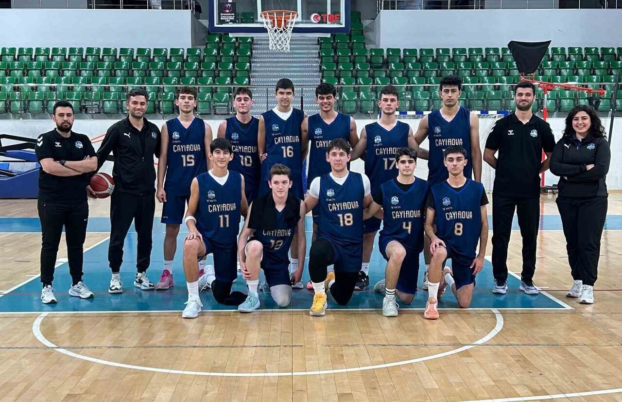 KOCAELİ YEREL LİGİ U18 A GRUBU'NDA MÜCADELE EDEN ÇAYIROVA BELEDİYESİ EĞİTİM SPOR KULÜBÜ, SEZONU...