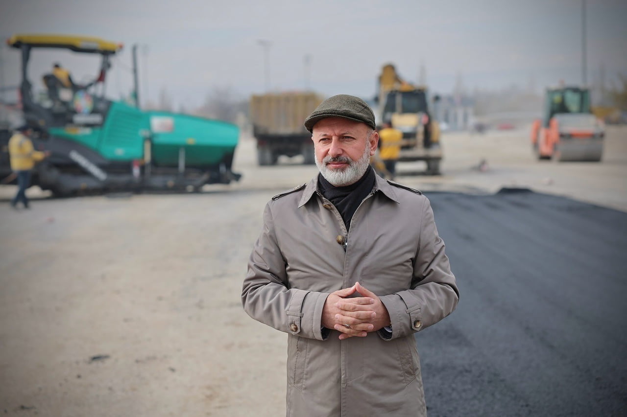 KOCASİNAN BELEDİYE BAŞKANI AHMET ÇOLAKBAYRAKDAR, KAYSERİ’DE EN YÜKSEK KAPASİTEYE SAHİP ASFALT...