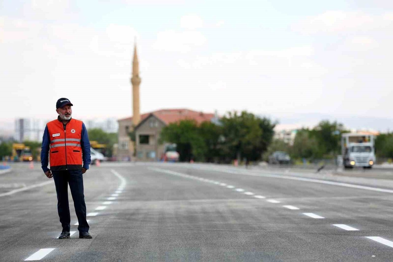KOCASİNAN BELEDİYESİ TARAFINDAN HAYATA GEÇİRİLEN, OSMAN KAVUNCU BULVARI’NI ERKİLET BULVARI’YLA...