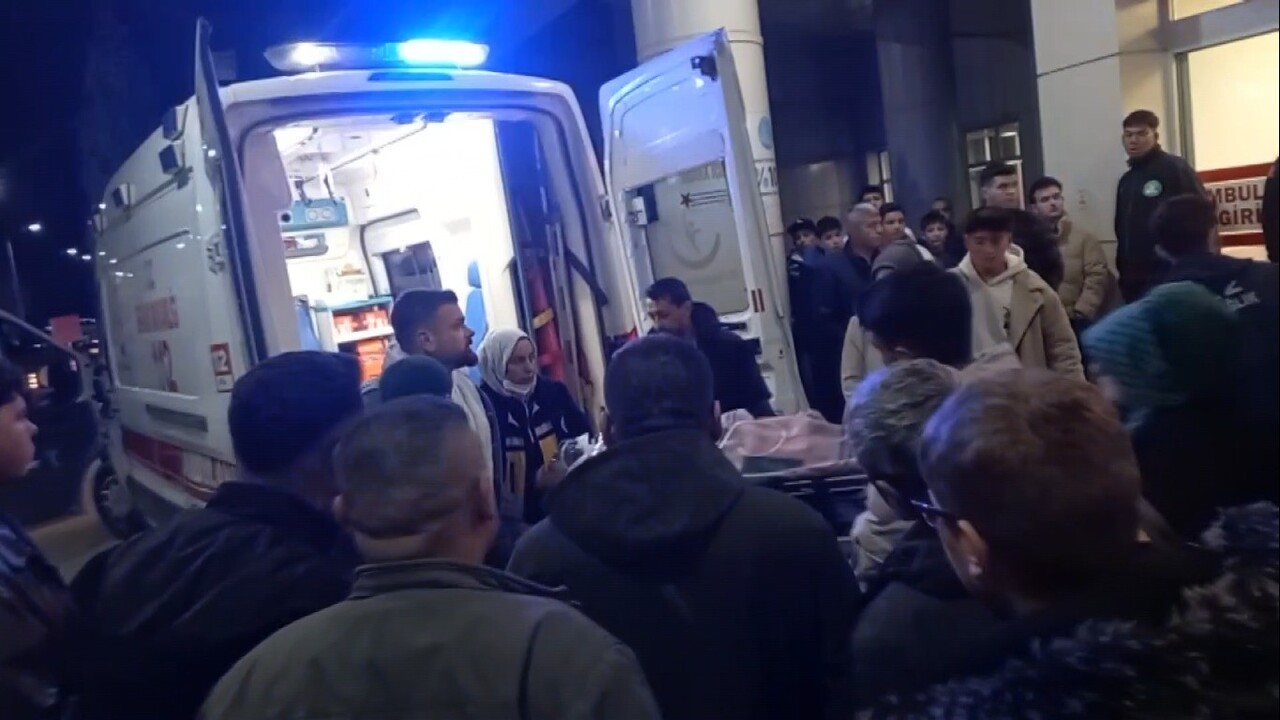 KÖMÜR OCAĞINDA KARBONMONOTSİT GAZI ZEHİRLENMESİ, 7 İŞÇİ HASTANEYE KALDIRILDI