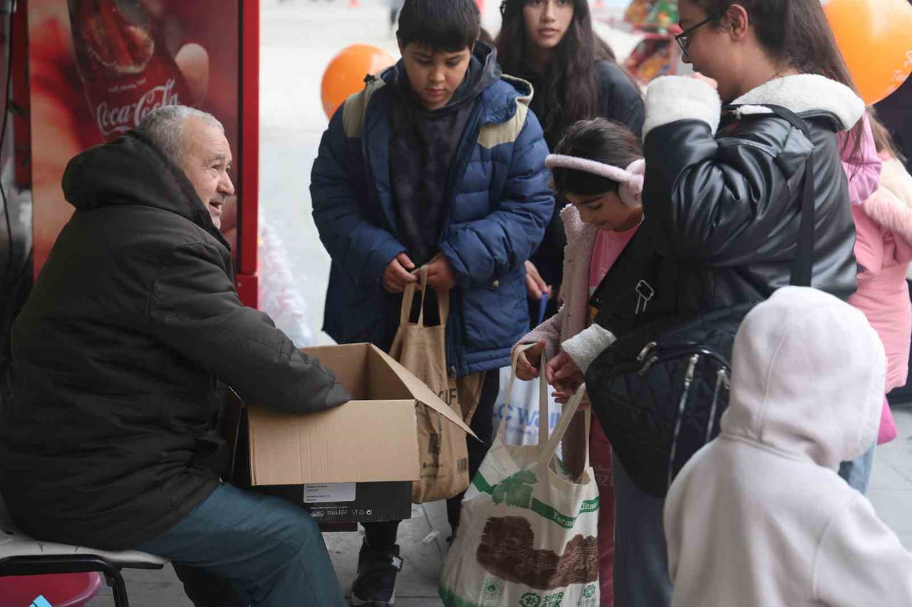 KONYA'DA MÜBAREK ÜÇ AYLARIN BAŞLANGICINDA KUTLANAN ŞİVLİLİK GELENEĞİ YAŞATILMAYA DEVAM EDİYOR....