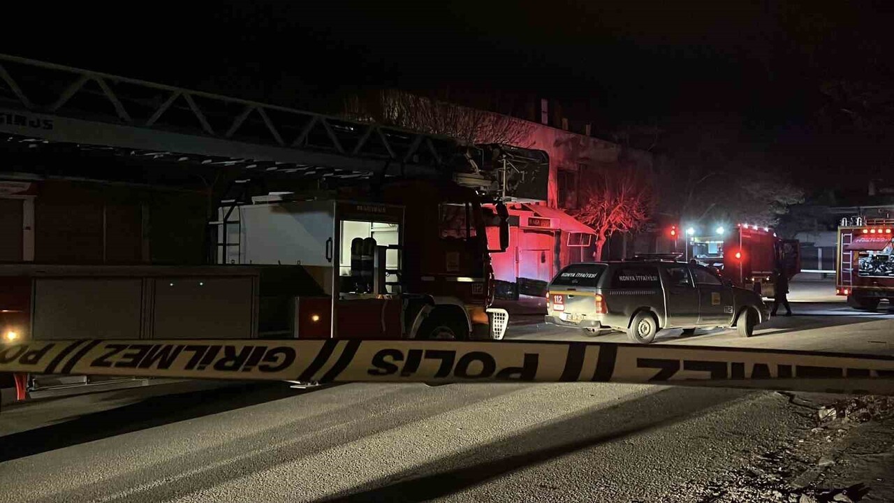 KONYA’DA BİR İŞ YERİNİN DEPO KISMINDA  TÜP PATLAMASI SONUCU ÇIKAN YANGINDA YALNIZ YAŞAYAN YAŞLI...