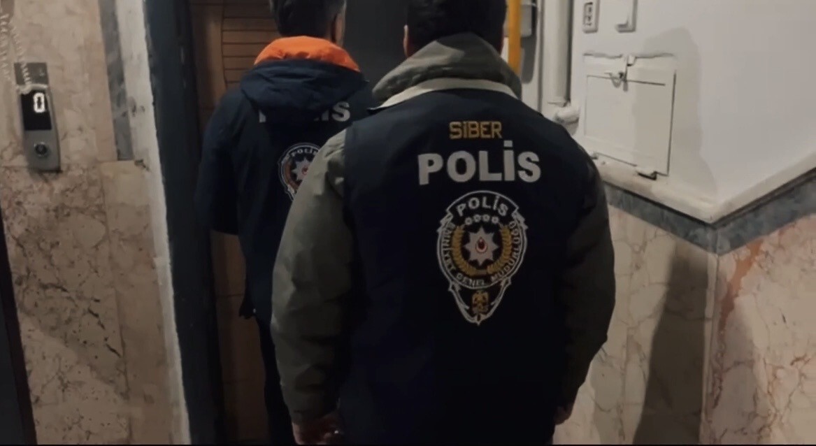 KONYA MERKEZLİ 21 İLDE EŞ ZAMANLI OPERASYONDA 55 ŞÜPHELİ GÖZALTINA ALINDI. 35 MİLYONLUK MAL...