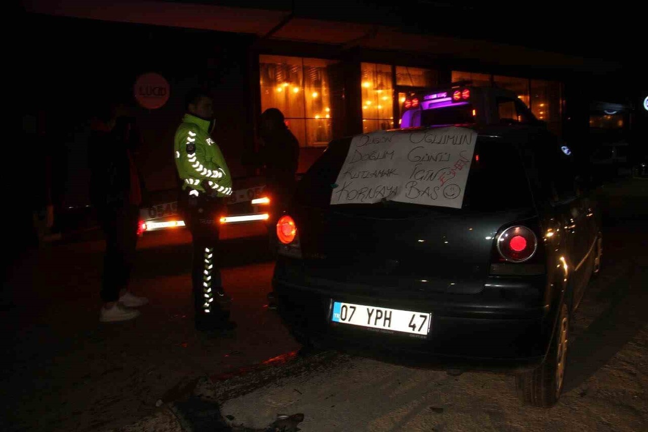 KONYA’NIN BEYŞEHİR İLÇESİNDE DOĞUM GÜNÜ KUTLAMASI İÇİN YOLA ÇIKANLARIN İÇİNDE BULUNDUĞU OTOMOBİL...