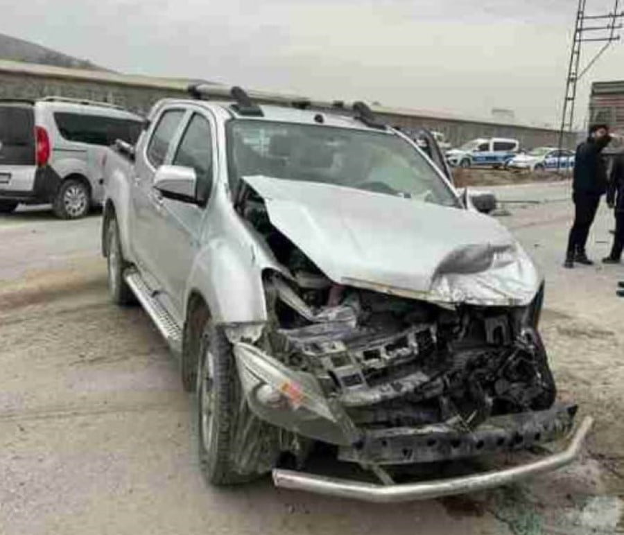 KONYA’NIN KARAPINAR İLÇESİNDE TIR İLE KAMYONETİN ÇARPIŞMASI SONUCU MEYDANA GELEN KAZADA 1 KİŞİ...