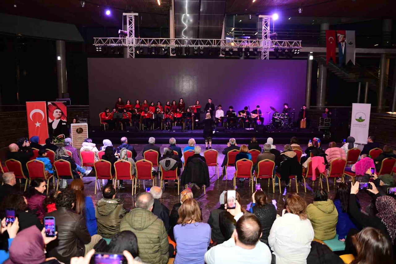 KÜLTÜR VE SANAT FAALİYETLERİNE BÜYÜK ÖNEM VEREREK, GELECEK NESİLLERE IŞIK TUTAN OSMANGAZİ...