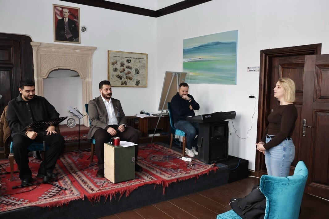 KÜTAHYA'DA 'TÜRK HALK MÜZİĞİ YETENEK SINAVI' DÜZENLENDİ