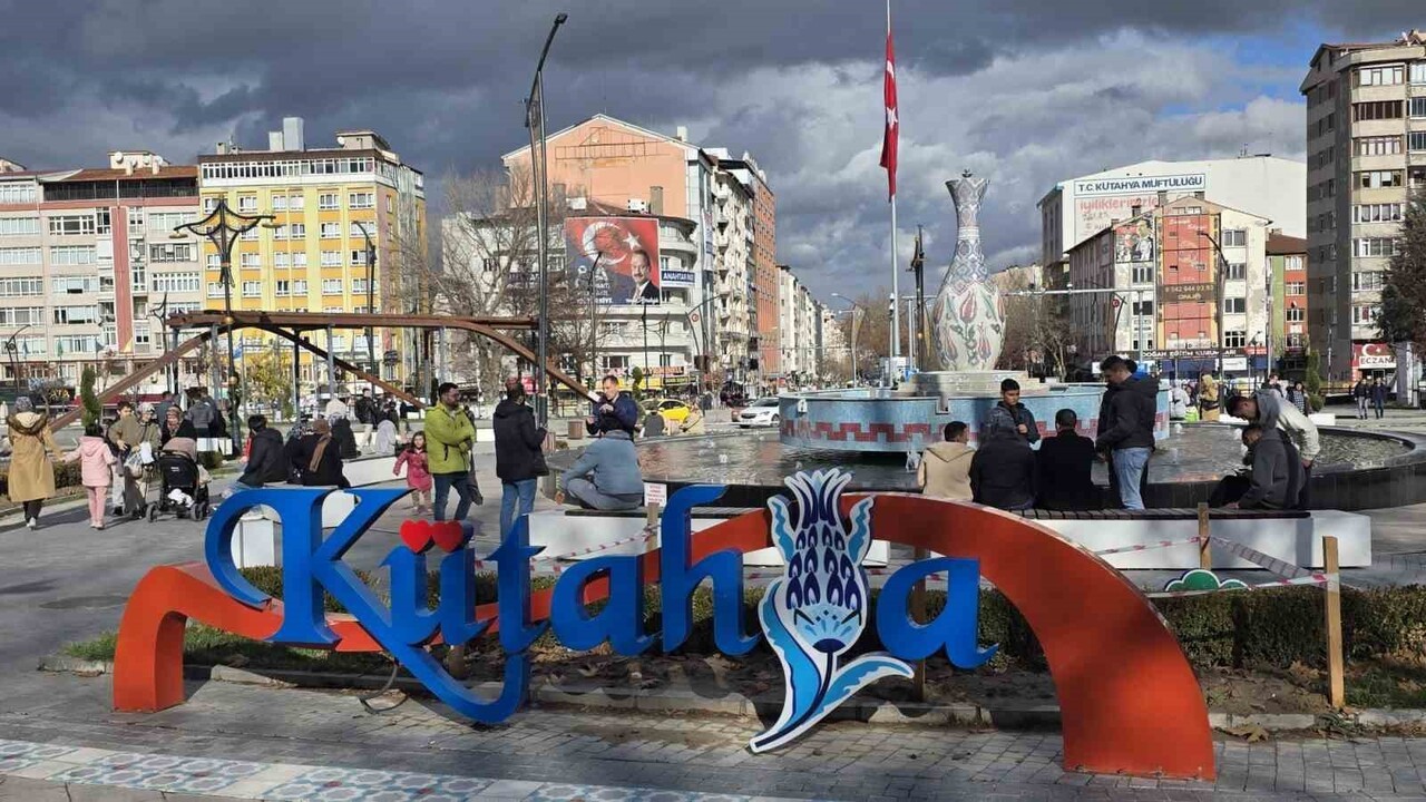 KÜTAHYA'DA ARAÇ SAYISINDAKİ ARTIŞ HIZ KESMİYOR