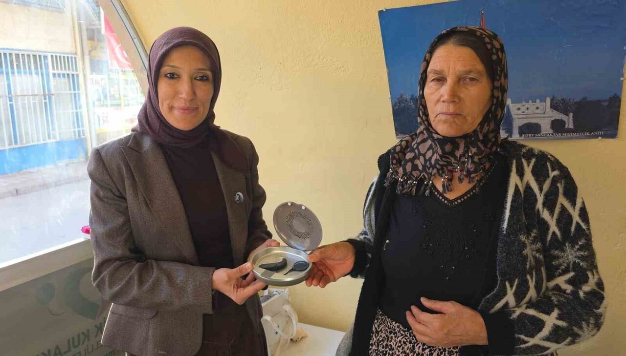 KÜTAHYA'DA, İŞİTME CİHAZI ARIZALANDIĞI İÇİN ZOR GÜNLER GEÇİREN 15 YAŞINDAKİ NARİN EREZ'İN İMDADINA...