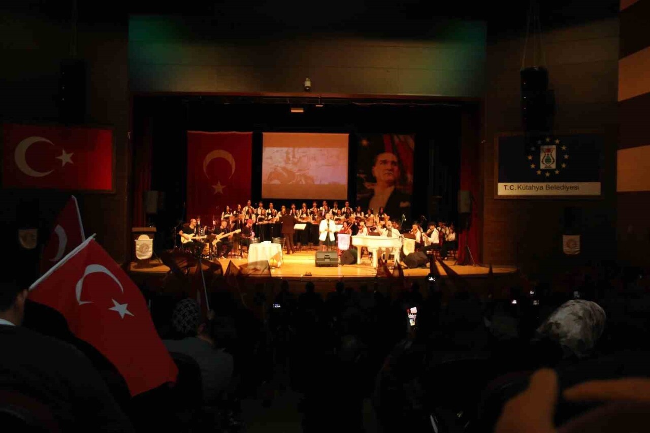 KÜTAHYA'DA "KİM VAR?" SANAT ETKİNLİĞİ İLGİ GÖRDÜ