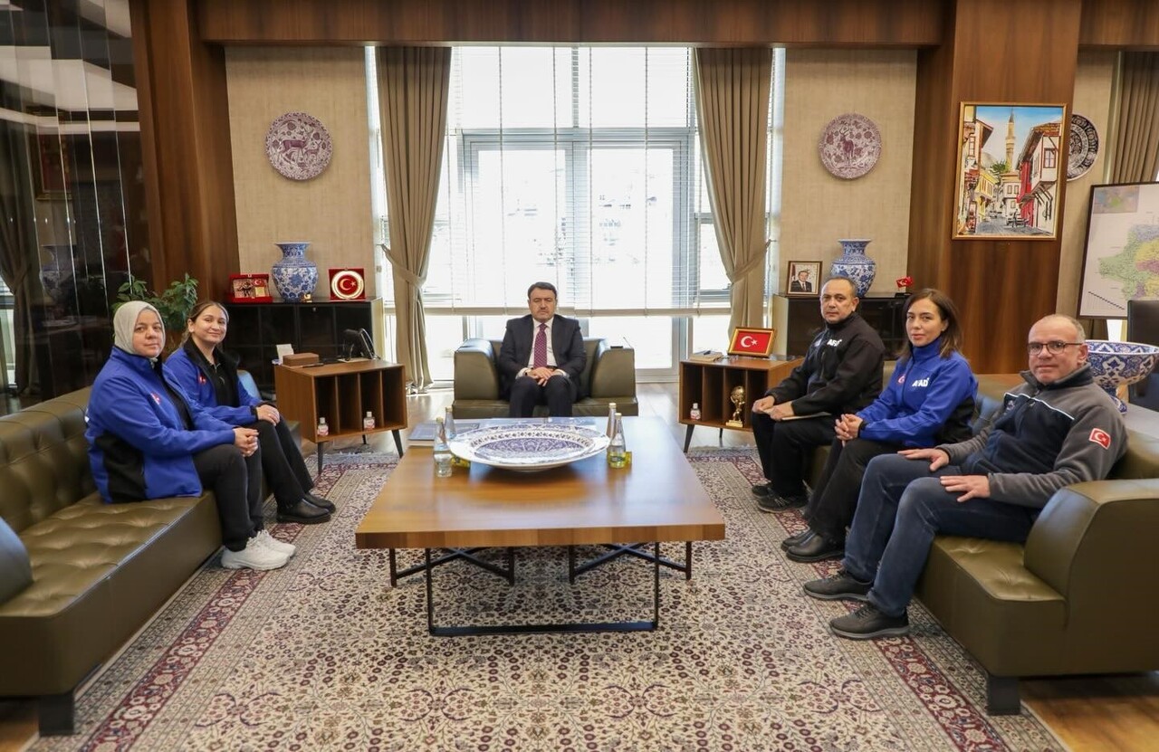 KÜTAHYA AFAD’DAN KURULUŞ YIL DÖNÜMÜNDE VALİLİĞE ZİYARET