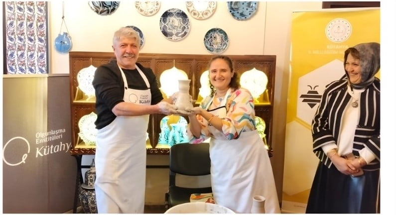 KÜTAHYA’DA "KADİM KÜLTÜR: ÇİNİCİLİK" BAŞLIKLI ETKİNLİK DÜZENLENDİ