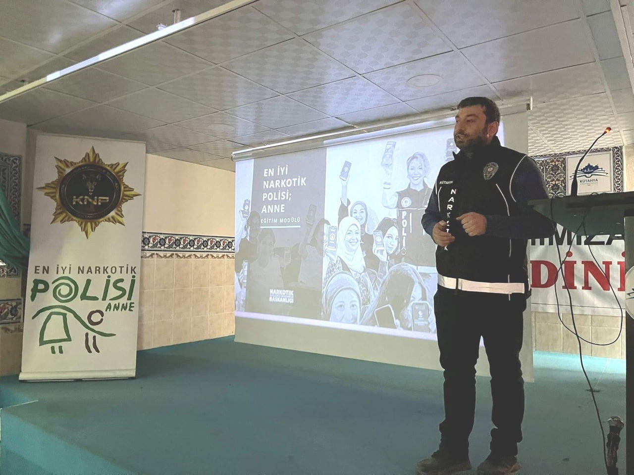 KÜTAHYA EMNİYETİNDEN UYUŞTURUCU İLE MÜCADELEDE BİLGİLENDİRME ÇALIŞMALARI