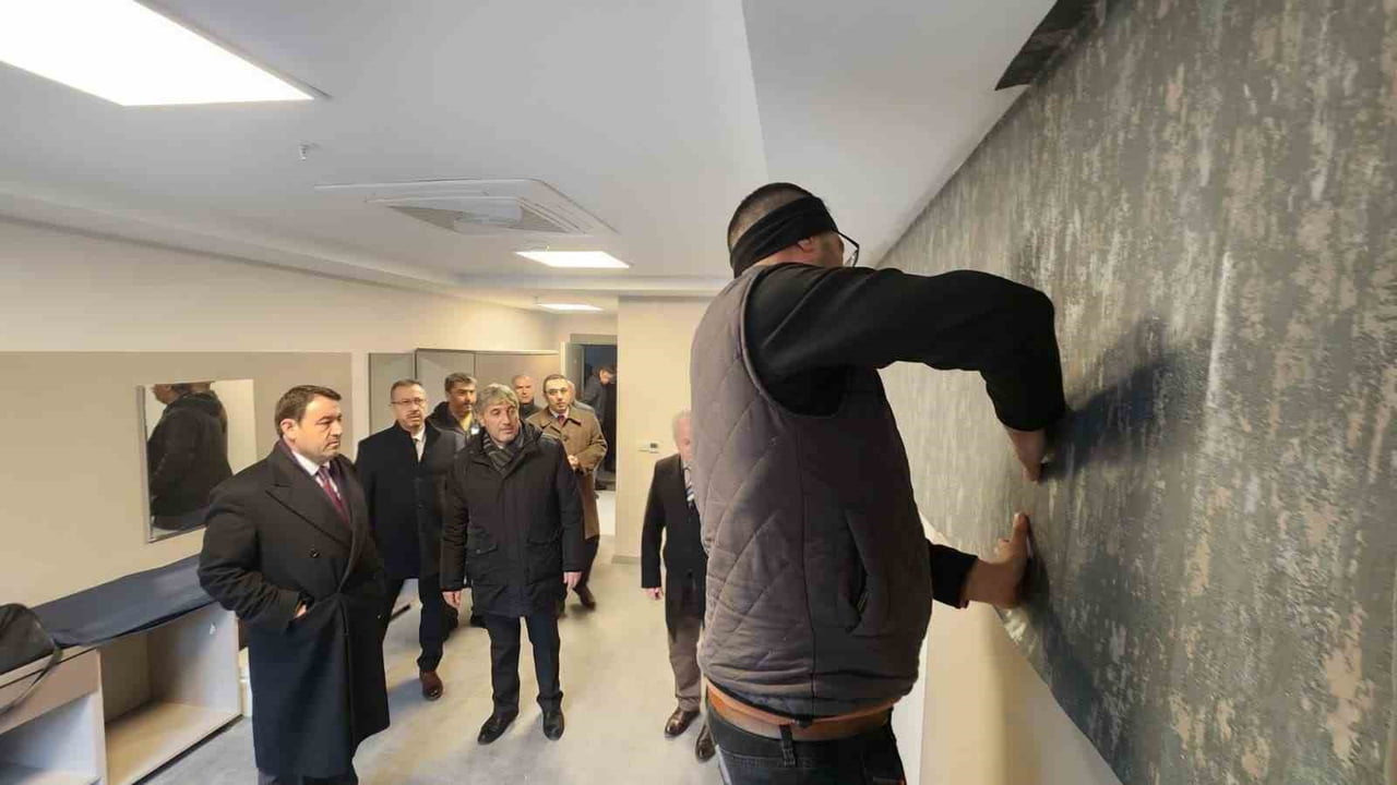 KÜTAHYA VALİSİ IŞIN, YAPIMI DEVAM EDEN ÖĞRETMENEVİNDE İNCELEMELERDE BULUNDU