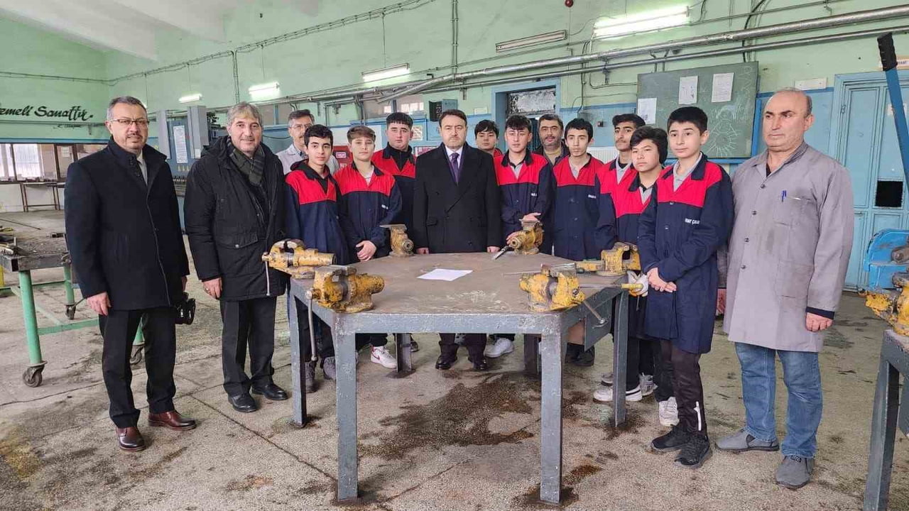 KÜTAHYA VALİSİ MUSA IŞIN’DAN MTAL ATÖLYELERİNDE VE UYGULAMA ALANLARINDA İNCELEME