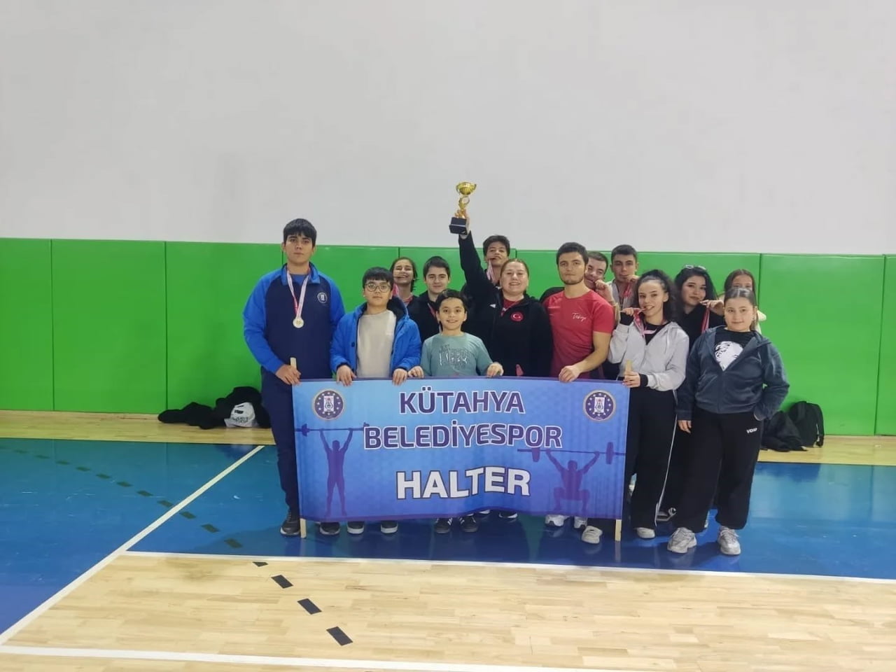 KÜTAHYALI HALTERCİLERİNDEN BÜYÜK BAŞARI