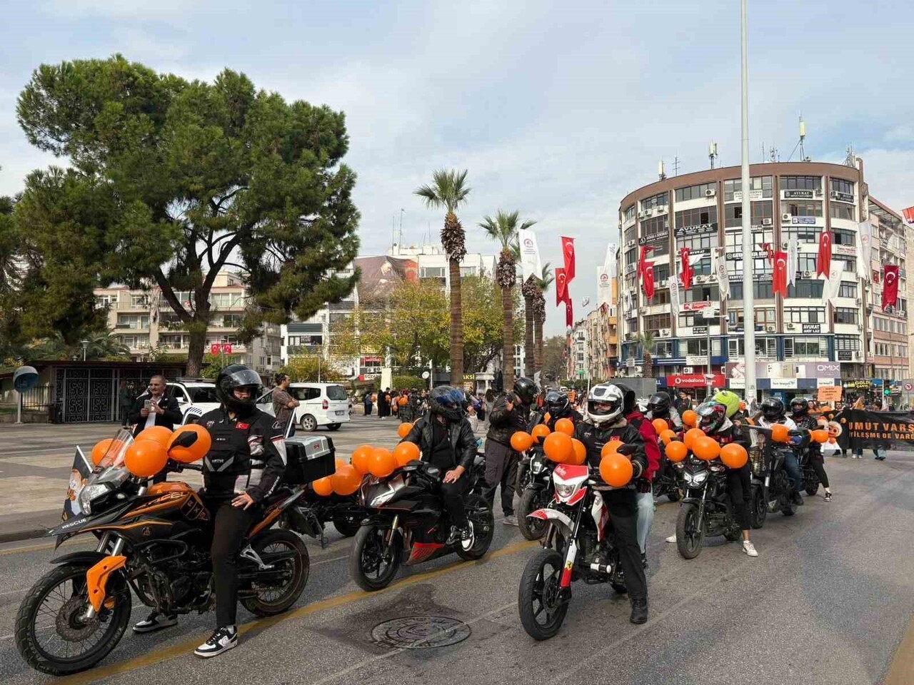 LÖSEMİLİ ÇOCUKLAR SAĞLIK VE EĞİTİM VAKFI (LÖSEV), LÖSEMİ VE KANSERLE MÜCADELE EDEN ÇOCUKLARA VE...