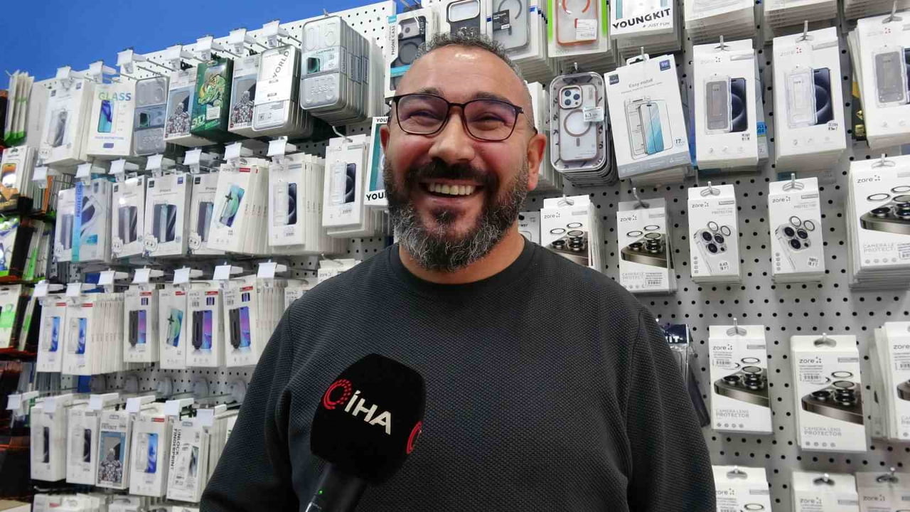 MALATYA'DA TELEFONCULUK YAPAN ATİLLA DURDU'NUN TAYLAND GEZİSİ SIRASINDA YAPTIĞI "MALATYA" ANONSU...