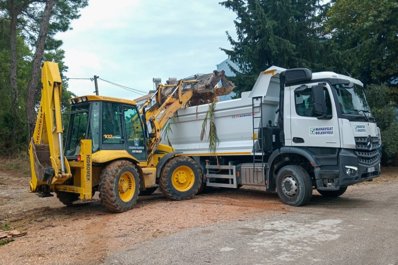 MANAVGAT BELEDİYESİ TEMİZLİK İŞLERİ MÜDÜRLÜĞÜ, İLÇE GENELİNDE ÇEVRE TEMİZLİĞİNİ GÜÇLENDİRMEK VE...