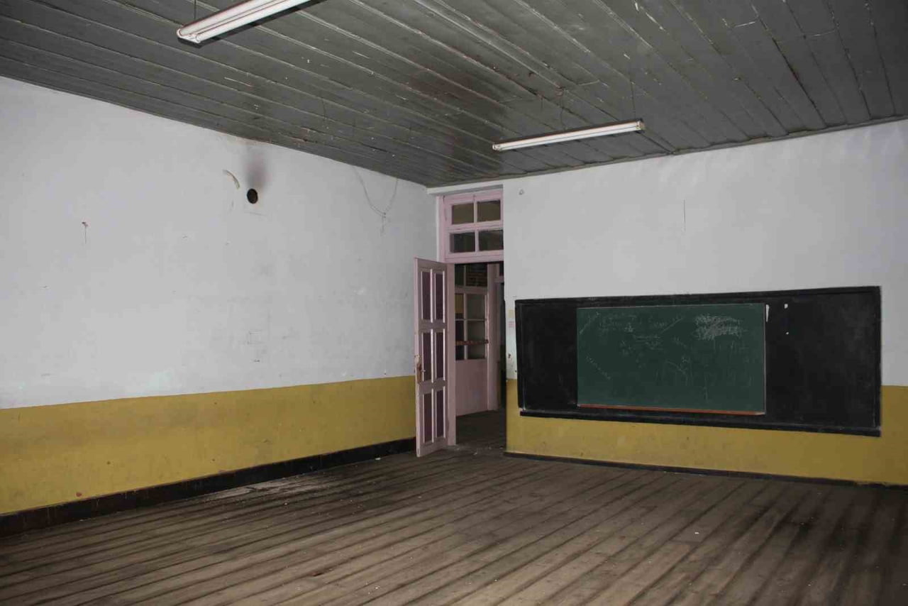 MANİSA'NIN DEMİRCİ İLÇESİNDE, 120 YILLIK TARİHİ OKUL BİNASI HALI MÜZESİ VE HALI DOKUMA DENEYİMLEME...