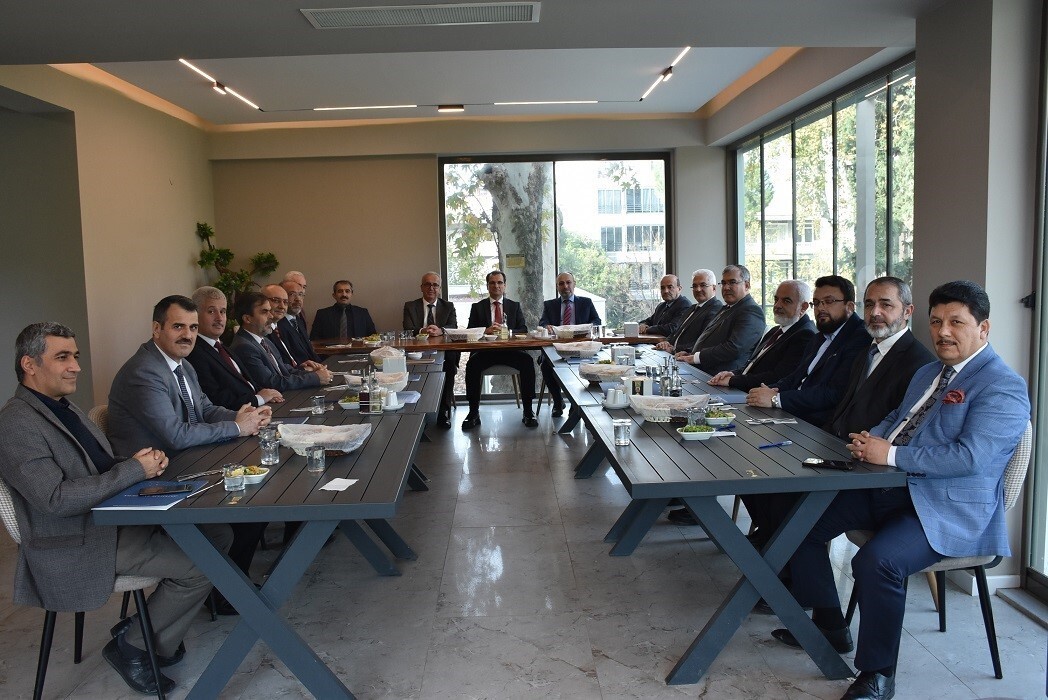 MANİSA’DA AYLIK İLÇE MÜFTÜLERİ MUTAT TOPLANTISI, SALİHLİ İLÇE MÜFTÜLÜĞÜ’NÜN EV SAHİPLİĞİNDE...