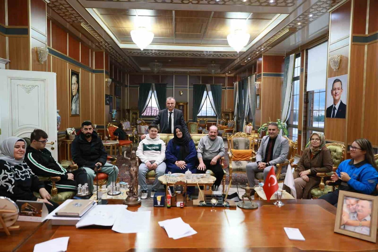 MANİSA’DA BİR İLKE İMZA ATAN YUNUSEMRE BELEDİYESPOR, DOWN SENDROMLU BİREYLERİ JUDO İLE...