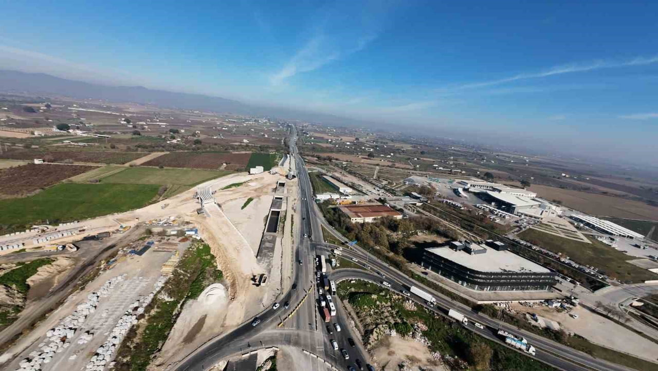 MANİSA’DA ULAŞIMI BÜYÜK ÖLÇÜDE RAHATLATACAK OLAN GEDİZ KAVŞAĞI PROJESİNDE ÇALIŞMALAR TÜM HIZIYLA...