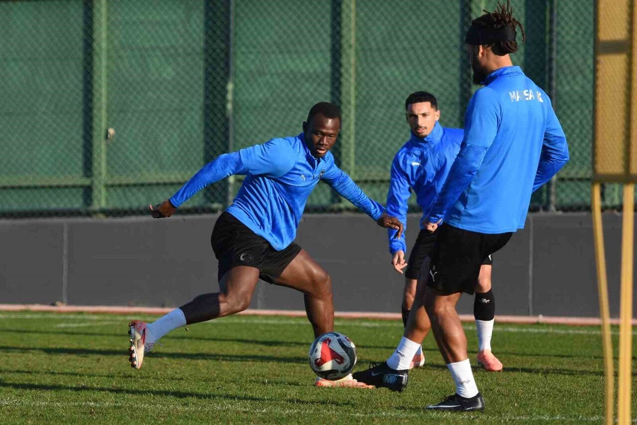 MANİSA FUTBOL KULÜBÜ, TRENDYOL 1. LİG 18. HAFTA MÜCADELESİNDE SAHASINDA AĞIRLAYACAĞI E. G. İ....