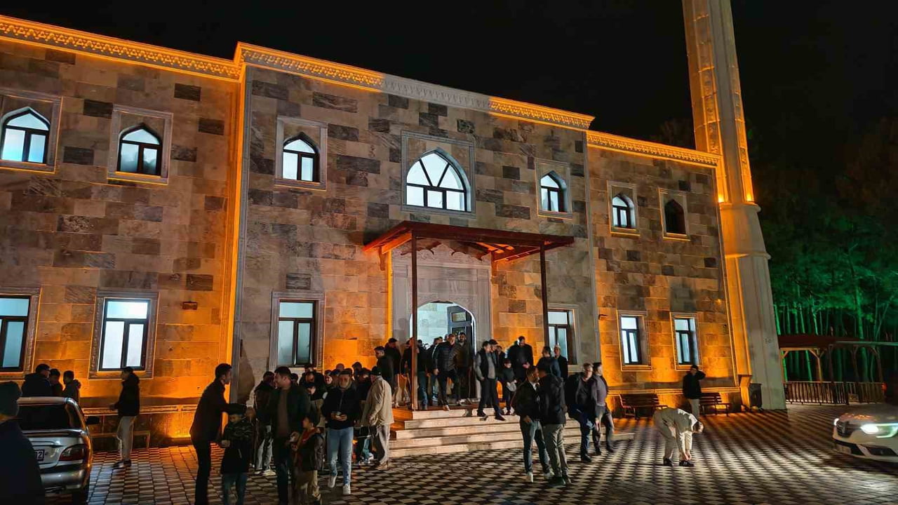 MANİSA’NIN DEMİRCİ İLÇESİNDE REGAİP KANDİLİ, CAMİLERDE DÜZENLENEN MEVLİD-İ ŞERİF PROGRAMLARI VE...