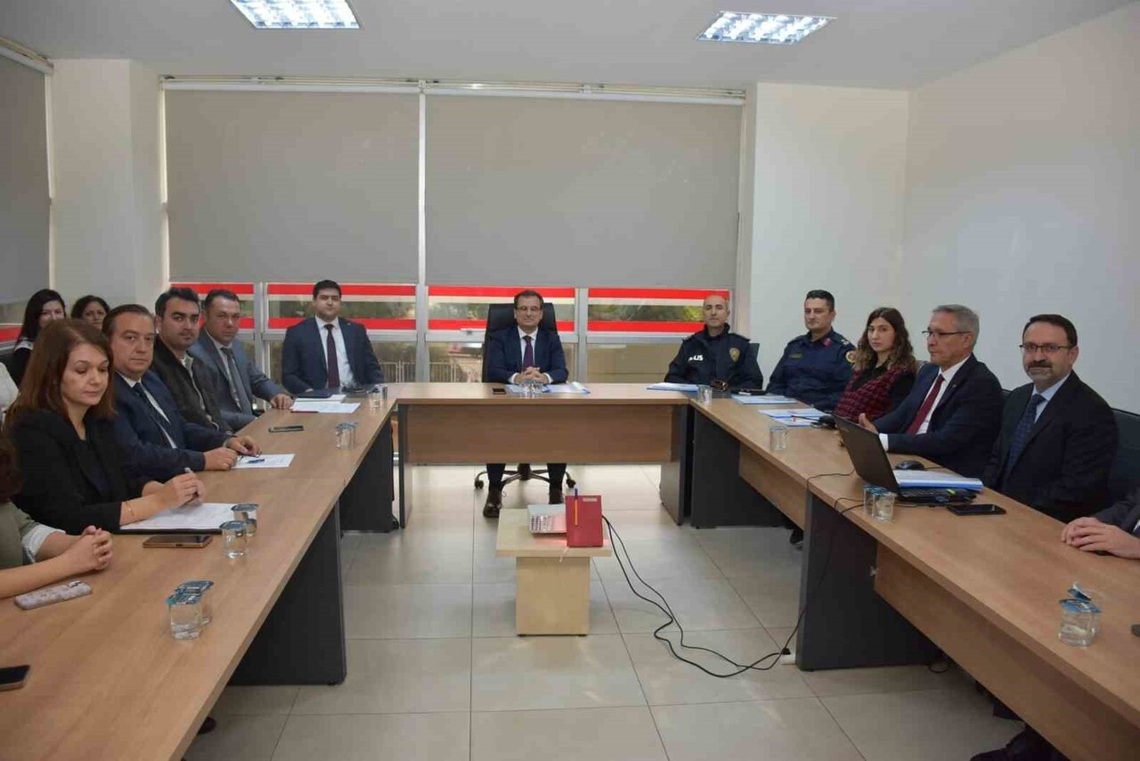 MANİSA’NIN SALİHLİ İLÇE KAYMAKAMI ALİ GÜLDOĞAN BAŞKANLIĞINDA, KADINA YÖNELİK ŞİDDETLE MÜCADELE VE...