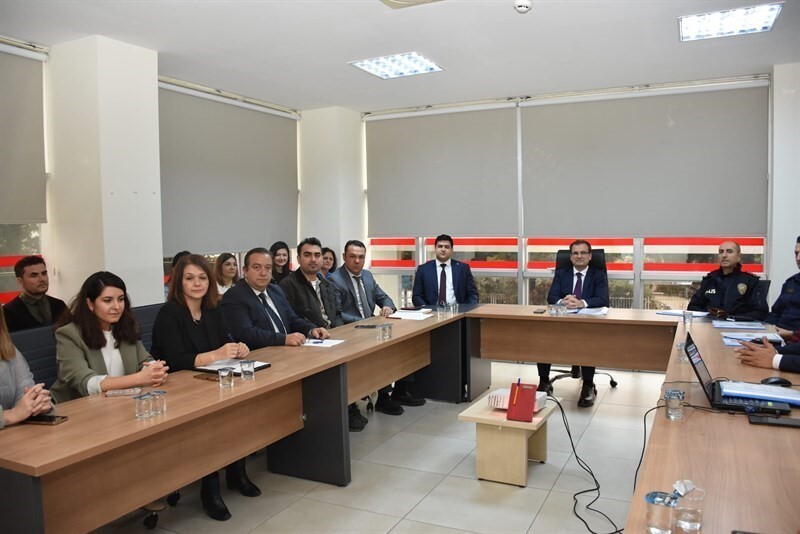 MANİSA’NIN SALİHLİ İLÇE KAYMAKAMI ALİ GÜLDOĞAN BAŞKANLIĞINDA, KADINA YÖNELİK ŞİDDETLE MÜCADELE VE...