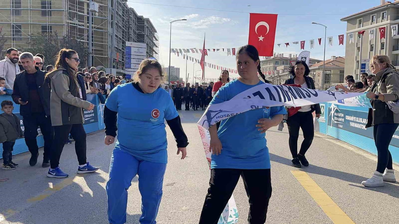 MARATON, ÇOCUKLAR, BEBEKLER VE ÖZEL BİREYLER İÇİN DÜZENLENEN YARIŞMALARLA START VERDİ.