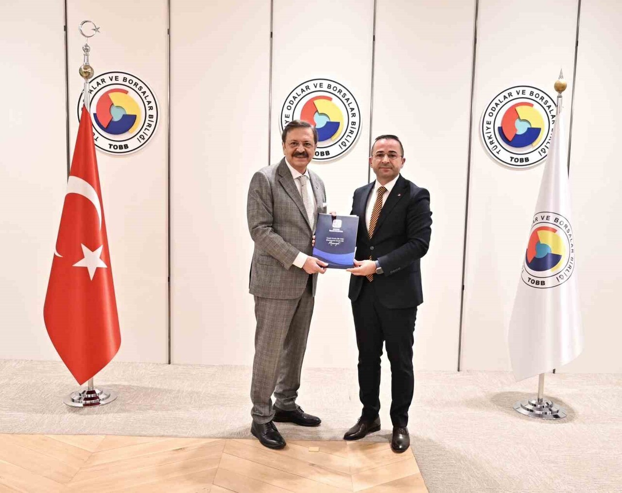 MATSO BAŞKANI SEYDİ TAHSİN GÜNGÖR, TOBB BAŞKANI M. RİFAT HİSARCIKLIOĞLU'NU MAKAMINDA ZİYARET...