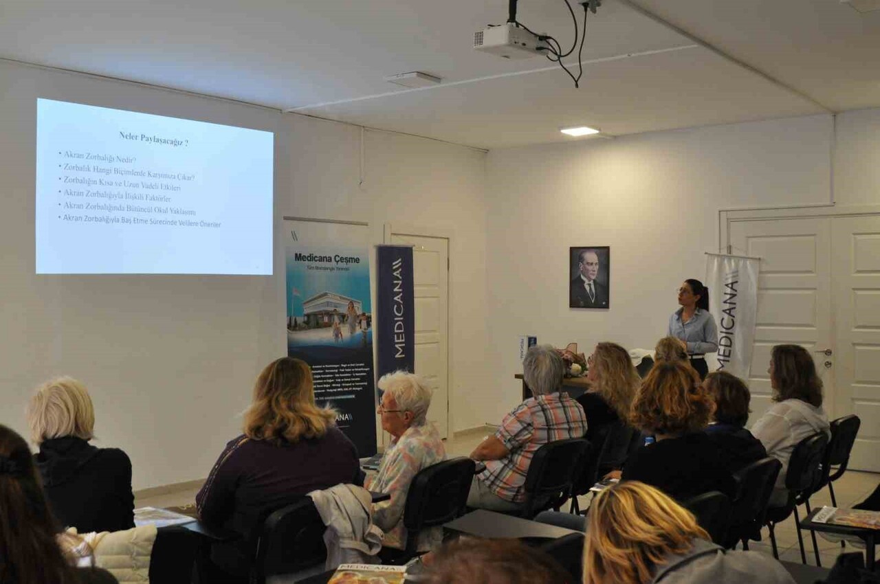 MEDİCANA SAĞLIK GRUBU PSİKOLOJİ BÖLÜMÜ’NDEN KLİNİK PSİKOLOG BURÇİN DENİZ, ÇEŞME’DE EBEVEYNLERLE...