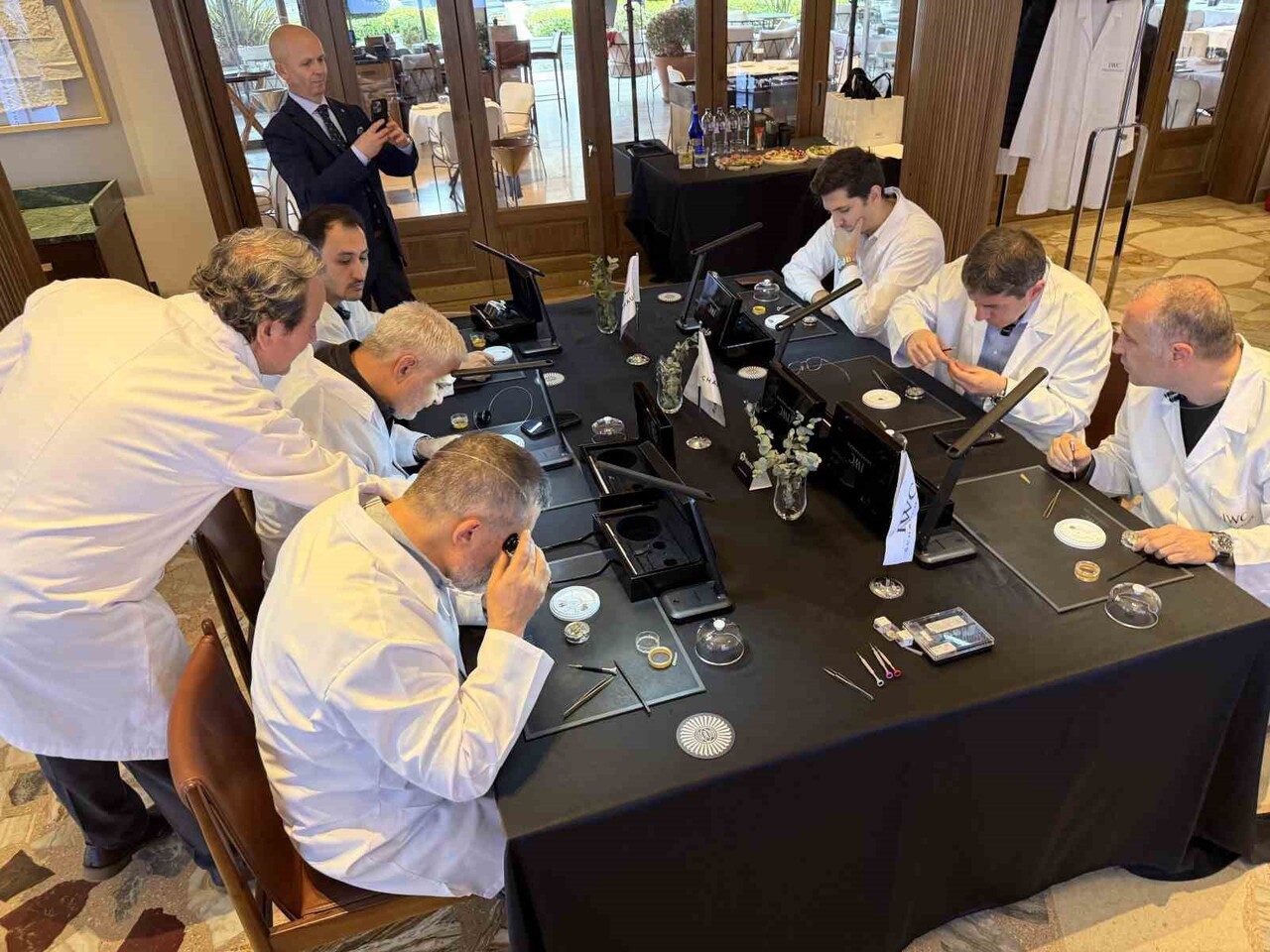 MEKANİK SAAT MERAKLISI DEĞİŞİK MESLEK GRUPLARINDAN KOLEKSİYONERLER, BURSA’DA DÜZENLENEN SAAT YAPIM...