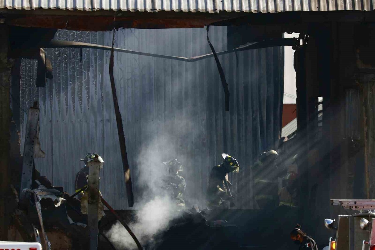 MEKSİKA'DA KÜÇÜK BİR UÇAĞIN DÜŞMESİ SONUCU 7 KİŞİ HAYATINI KAYBETTİ.