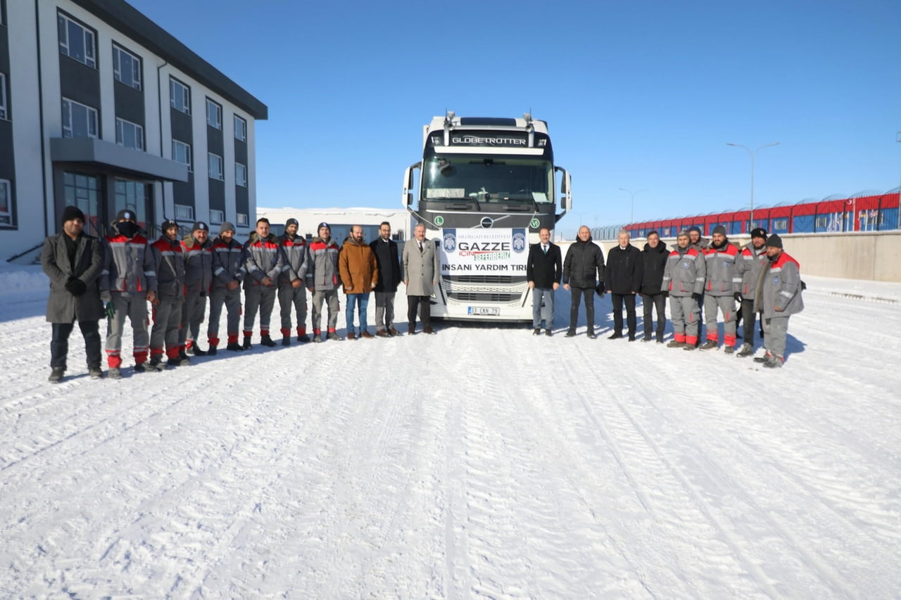 MELİKGAZİ BELEDİYESİ TARAFINDAN, YARALARI SARMAK İÇİN GAZZE'YE GÖNDERİLMEK ÜZERE HAZIRLANAN İNSANİ...