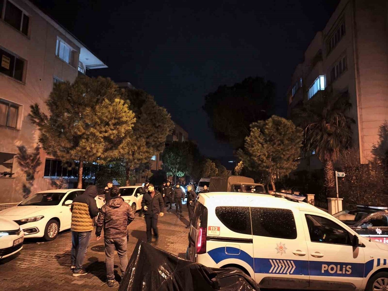 MENTEŞE'DE BIÇAKLI KAVGA:1 KİŞİ AĞIR YARALI