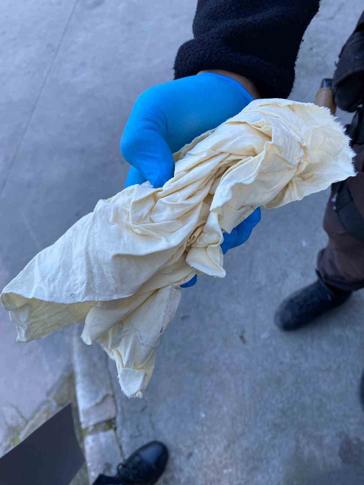 MENTEŞE OTOGARI’NDA ZABITA VE ÖZEL GÜVENLİKTEN KAÇAMADI UYUŞTURUCU TACİRİ YAKALANDI