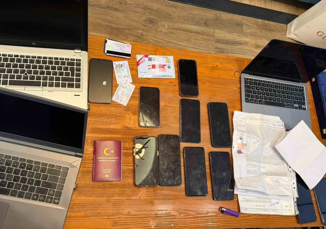 MERSİN'DE YASA DIŞI BAHİS ŞÜPHELİLERİNE YÖNELİK DÜZENLENEN OPERASYONDA 16 ŞAHIS GÖZALTINA...