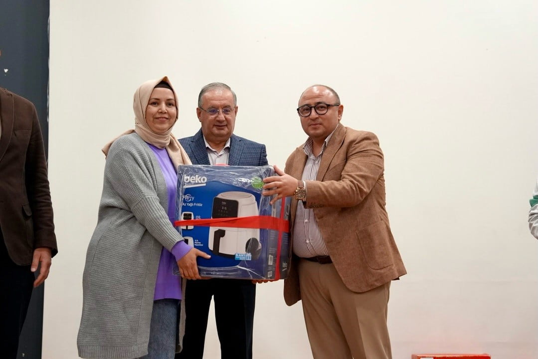 MERSİN'İN ERDEMLİ İLÇESİNDE İLÇE MİLLİ EĞİTİM MÜDÜRLÜĞÜ İLE BELEDİYE İŞ BİRLİĞİNDE DÜZENLENEN...