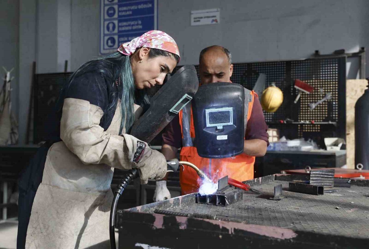 MERSİN BÜYÜKŞEHİR BELEDİYESİ SOSYAL HİZMETLER DAİRESİ BAŞKANLIĞINA BAĞLI MERCEK MESLEKİ EĞİTİM...