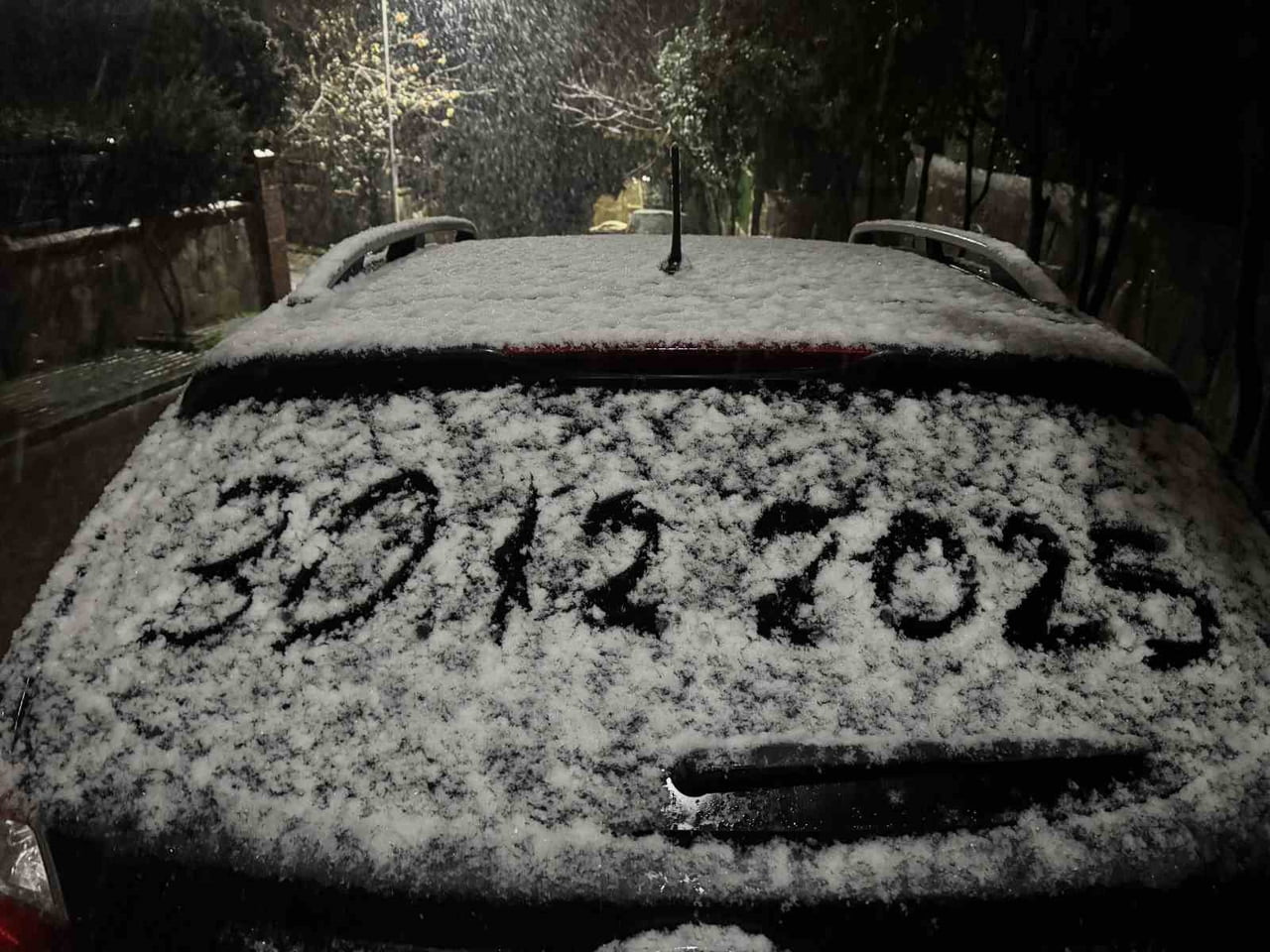 METEOROLOJİ GENEL MÜDÜRLÜĞÜ'NÜN UYARILARININ ARDINDAN İSTANBUL’DA KAR YAĞIŞI BAŞLADI. KAR YAĞIŞI...