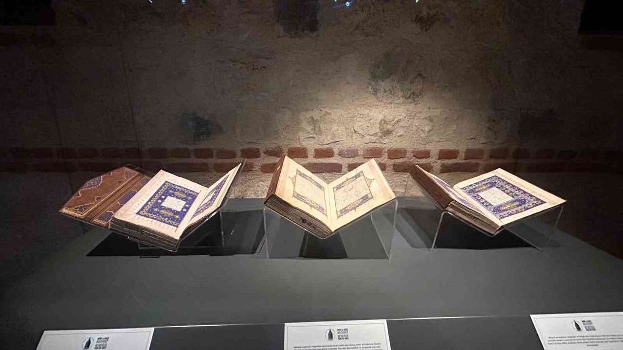 MEVLANA CELALEDDİN-İ RUMİ'NİN VEFATININ 752. YIL DÖNÜMÜ NEDENİYLE 700 YILLIK MESNEVİ TARİHİNİ...