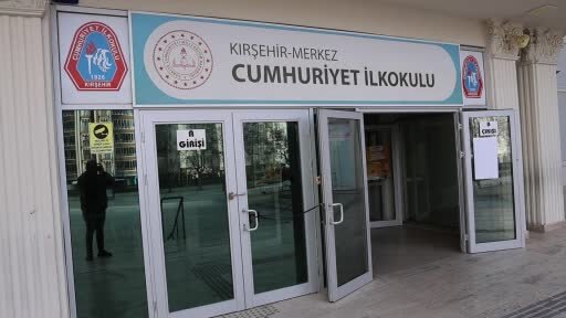 Mezun olduğu okulda teknoloji bağımlılığından kurtulma yollarını oyunla anlattı