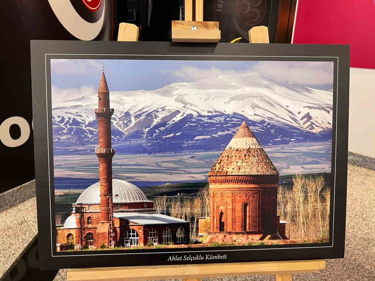 MHP TARAFINDAN GÜN SAZAK KONFERANS SALONU'NDA "KÖKE YOLCULUK PANEL VE SERGİ PROGRAMI"...