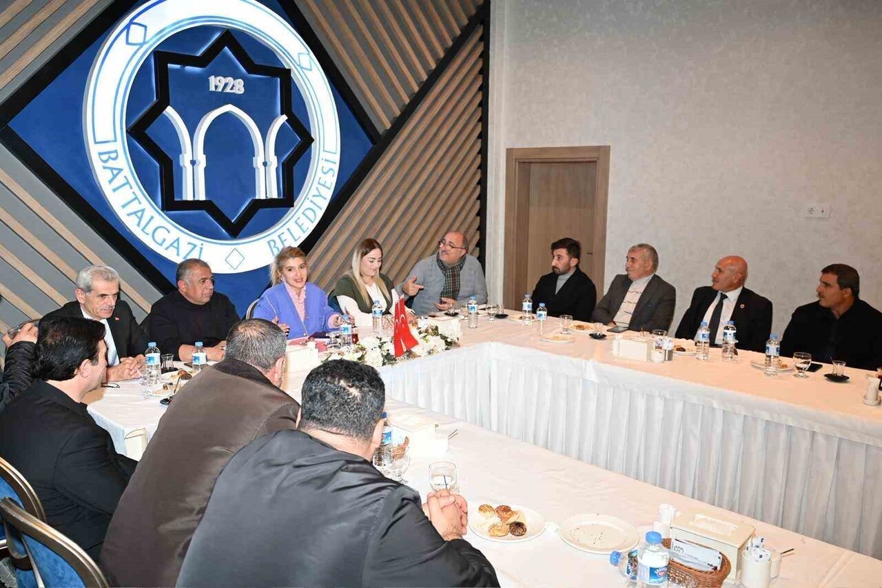 MİLLETVEKİLİ ÖLMEZTOPRAK: "MALATYA’MIZ İÇİN ÇÖZÜM VE TAKİP İÇERİSİNDEYİZ"