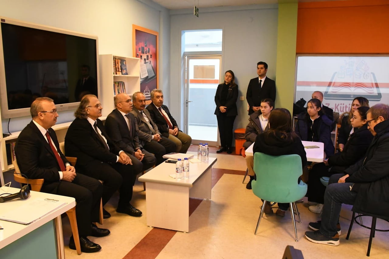 MİLLÎ EĞİTİM BAKANLIĞI TARAFINDAN YAYIMLANAN 'OKUL KÜTÜPHANELERİ YÖNETMELİĞİ UYGULAMA KILAVUZU'...